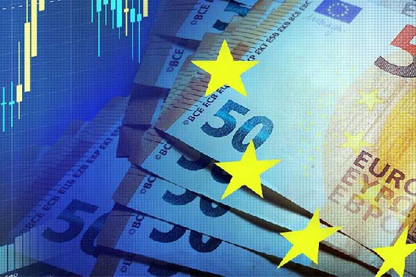 光伏产业链价格呈现回暖迹象 融资客大手笔加仓7只光伏设备股